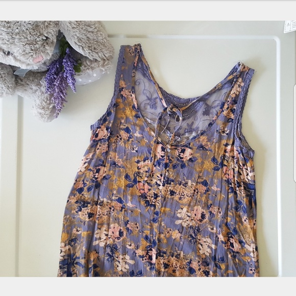 Lace Floral Romper - Picture 2 of 5